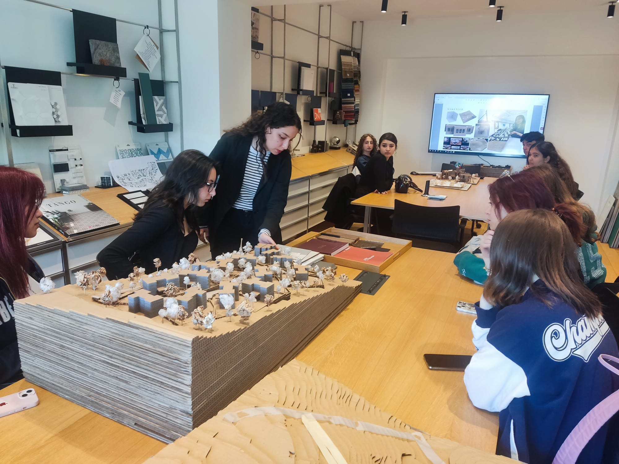 Vefa Lisesi — 4
